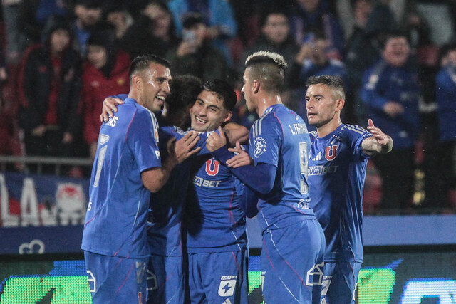 Formación mixta para la U en la Copa Chile. (Foto: Agencia Uno)