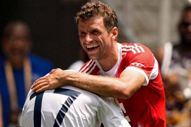 Bayern Múnich aplasta en su debut en el Mundial de Clubes