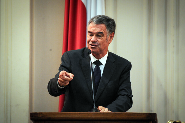 Ossandón Cuidar la democracia y la paz social