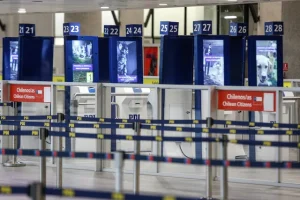 tótems aeropuerto