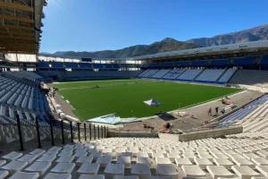 Universidad Católica suspende el entrenamiento abierto a abonados previo al estreno oficial del Claro Arena. (Foto: Redes sociales)