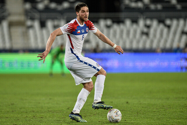 Francisco Sierralta debutará este domingo en la Ligue One. (Foto: Agencia Uno)