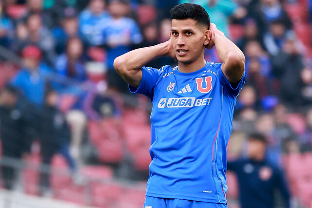 Israel Poblete y Gabriel Castellón, en riesgo de perderse el Superclásico que la U jugará ante Colo Colo en el Monumental. (Foto: Agencia Uno)