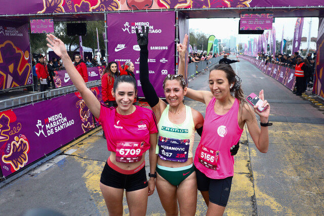 Primera edición del Medio Maratón de Santiago exclusivo para mujeres. (Foto: Agencia UNO)