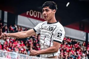 Darío Osorio celebrando su gol ante Vejle, confirmando su gran momento en la Superliga de Dinamarca.