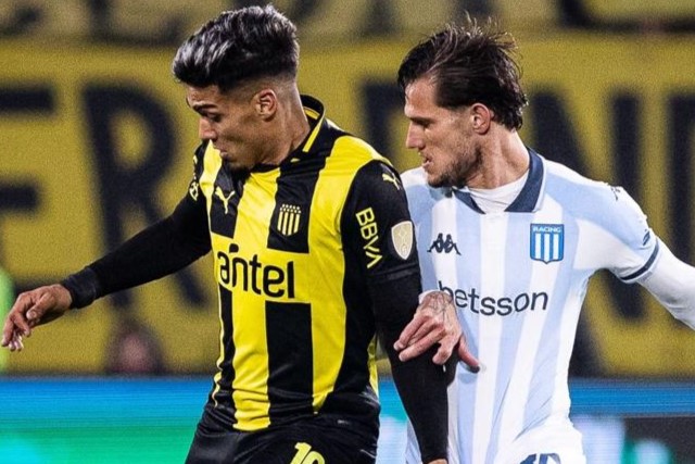 Peñarol vs Racing por la Copa Libertadores.