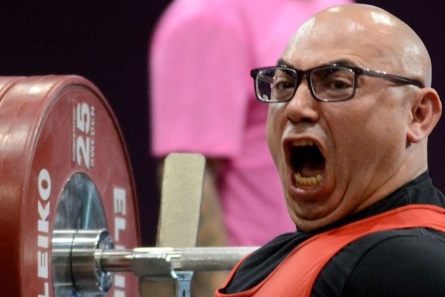 El Team ParaChile celebra su oro en equipos mixto, cerrando con 73 medallas la World Cup de Para powerlifting en Santiago.