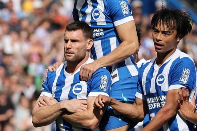 Milner celebrando su gol ante el Manchester City.
