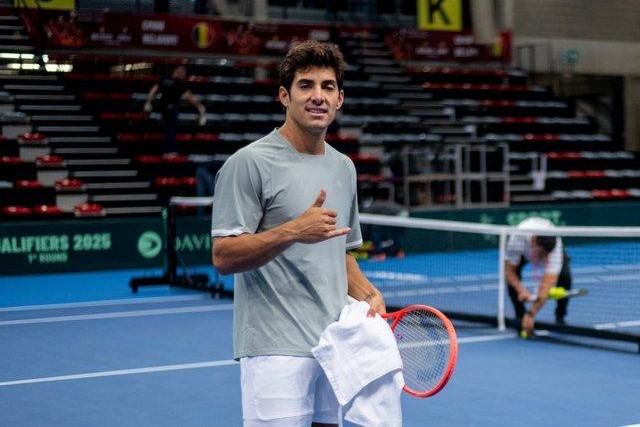 Gago vuelve a las canchas y deja buenas sensaciones.