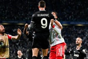 Los jugadores de la Juventus celebran el empate agónico ante Dortmund