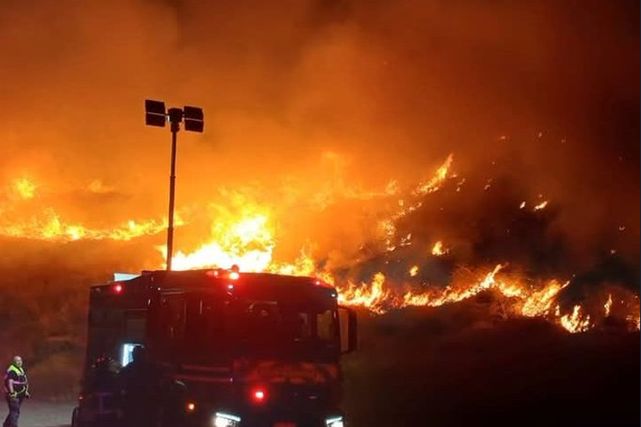 Incendio afecta ladera del cerro Renca