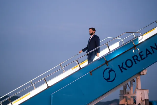 Presidente Boric aterriza en Corea del Sur para iniciar agenda en APEC