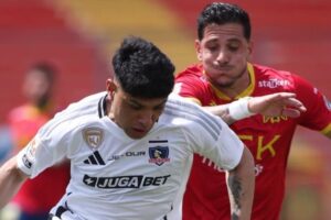 Un tiro libre que mantuvo vivo el sueño Sudamericano de Colo Colo.