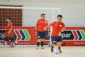 La Roja de talla baja