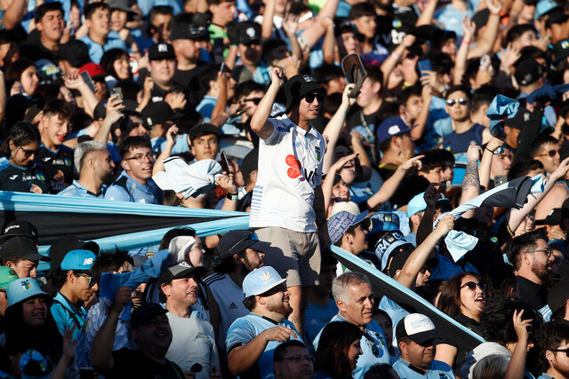 La hinchada celeste desatada en El Teniente. (Foto: Agencia Uno)