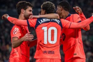 Barcelona se mantiene firme en la cima.