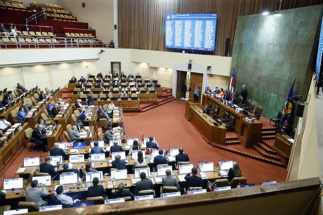 Diputados despachan reajuste y rechaza «ley de amarre»