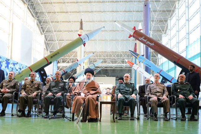 Irán amenaza bombardear bases de EE.UU. si Donald Trump los ataca