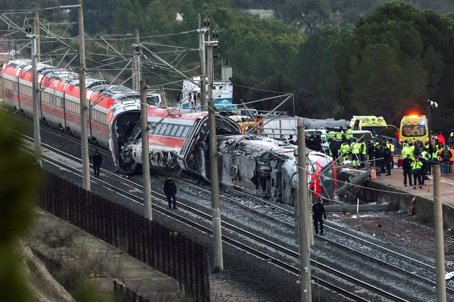 Grave accidente ferroviario en España deja al menos 39 muertos