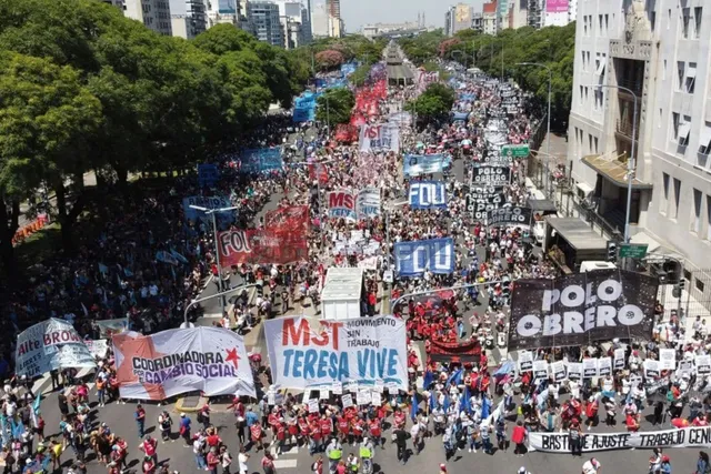 Argentina se moviliza en rechazo a reforma laboral