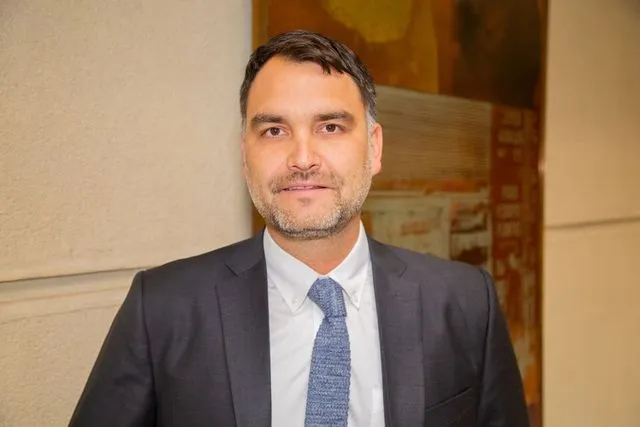 Macaya responde a críticas de Boric por proyecto de Sala Cuna