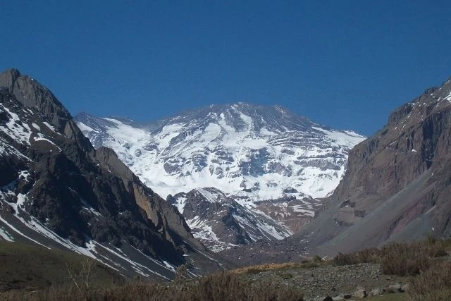 Sismo 3,2 remece el volcán San José y mantiene alerta verde