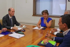 reunión López Arrau