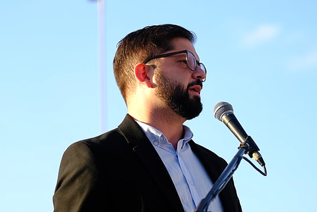 Boric supo que el ministro Muñoz había aprobado el cable chino