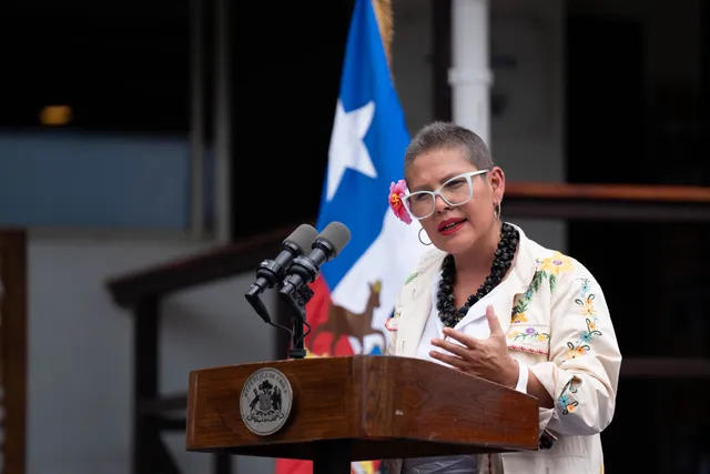 Ministra pide renuncia no voluntaria de jefa del SernamEG