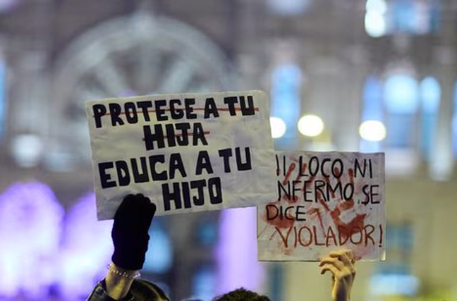 Coordinadora 8M: Al menos 500 mil mujeres marcharon en Santiago