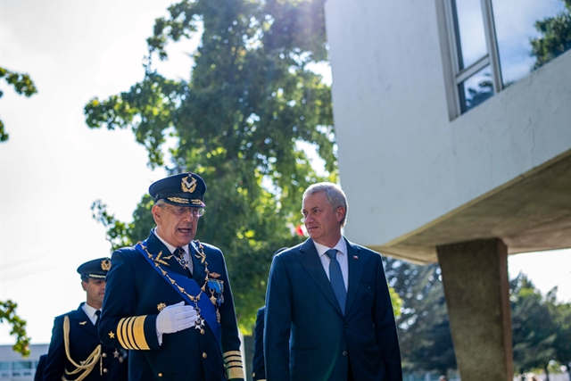 Kast destaca rol de la FACh en seguridad y reafirma respaldo a Carabineros