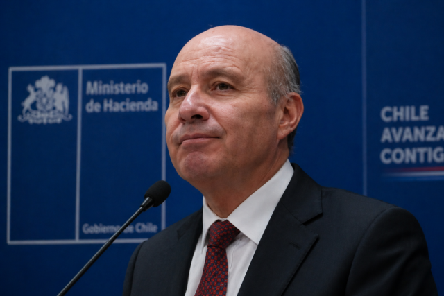 Quiroz instala crisis por recortes a programas sociales