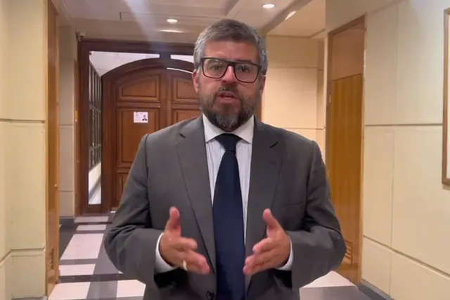 Diputado Araya llama a Kast a apoyar candidatura de Bachelet