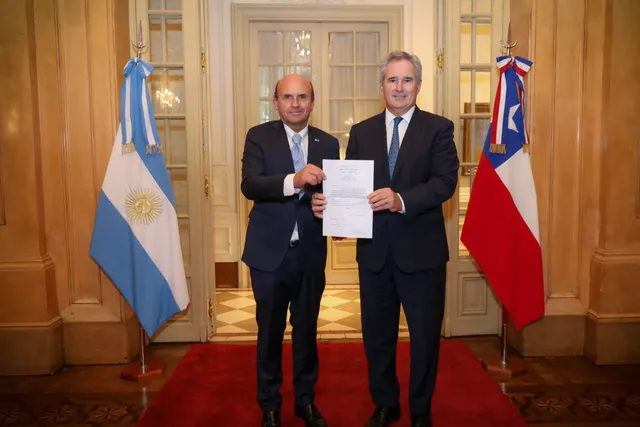 Kast designa a Gonzalo Uriarte como nuevo embajador en Argentina