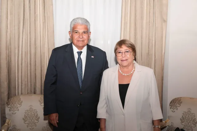 Bachelet busca apoyo en Panamá para llegar a la ONU