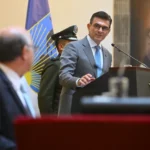 Bolivia: Presidente baja 50% los salarios de ministros