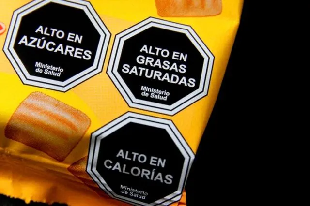 Ley de Etiquetado redujo azúcares y sodio en productos envasados