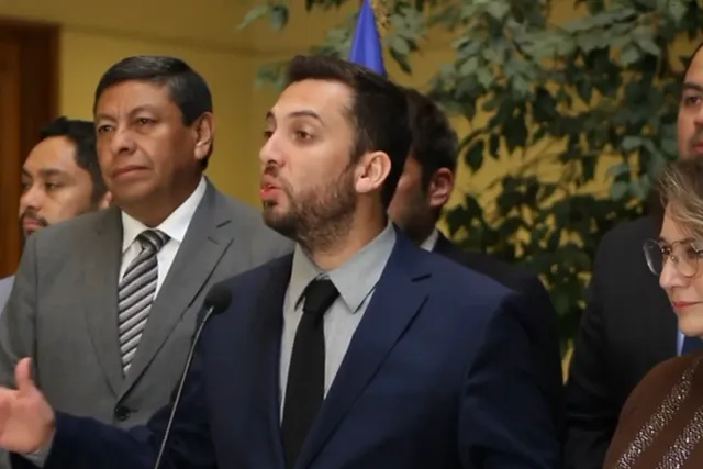 Oficialismo acusa intento de limitar debate por megarreforma