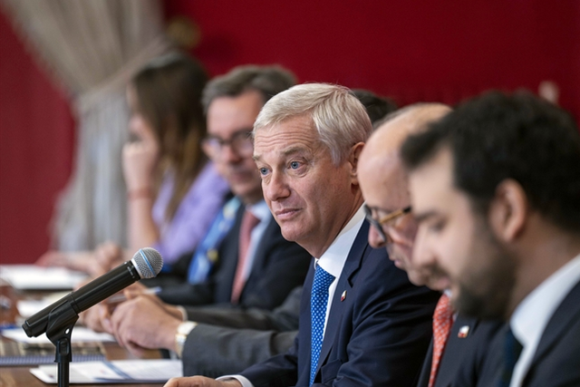 En consejo de gabinete Kast cuestiona tono de la oposición