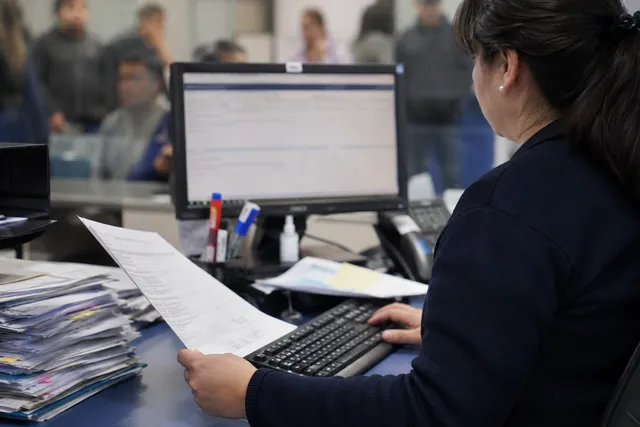 Funcionarios de Tesorerías denuncian amenazas por cobros CAE