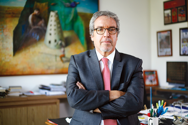 embajadores Kast