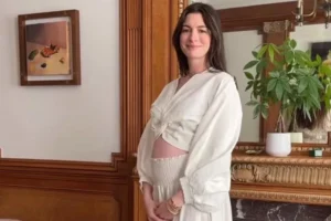 Anne Hathaway embarazada