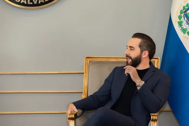 Bukele gana primarias y buscará un tercer mandato