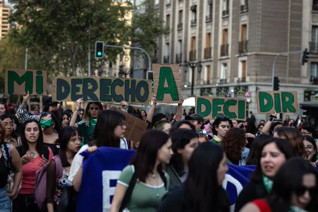 mujeres escucha su corazón