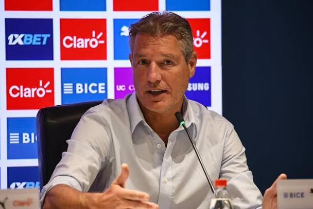 Católica informa la salida de José María Buljubasich