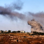 Israel ordena desplazamiento forzoso y bombardea localidad en Líbano
