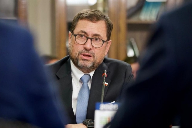 Pérez Mackenna enfrenta cuestionamientos por política exterior de Kast en interpelación