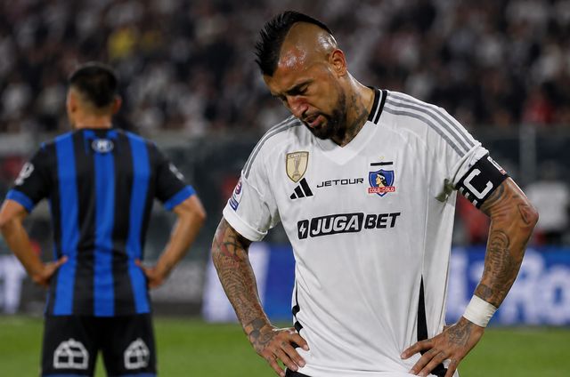 Huachipato frena a Colo Colo y aprieta la lucha