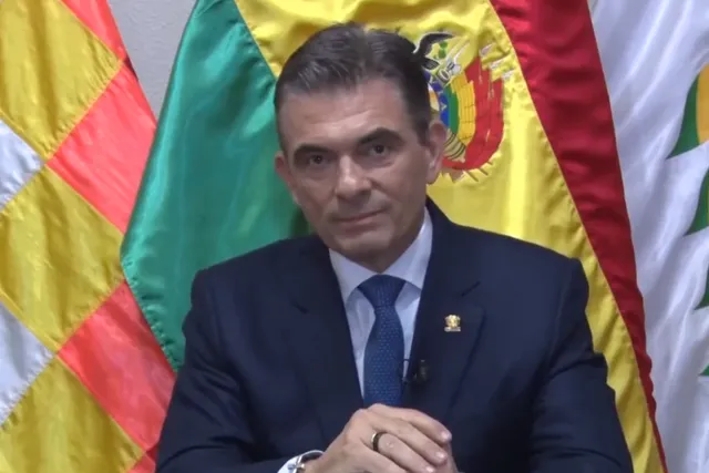 Bolivia elimina el subsidio al diésel tras pacto con FMI