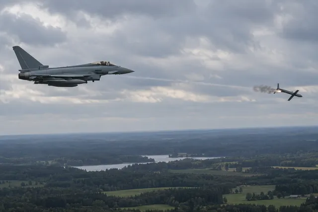 OTAN derriba dron con explosivos sobre Lituania